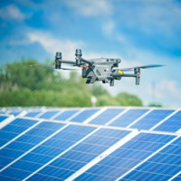 Jak vytěžit z fotovoltaické elektrárny maximum, i když slunce slábne, zejména u větších instalací